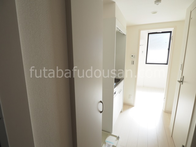 玄関から室内方面