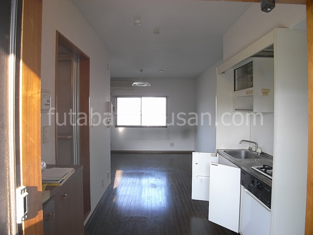 玄関から室内方面