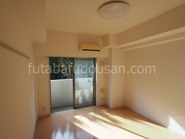 天井も高く開放的