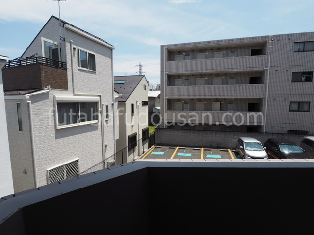 東側バルコニー